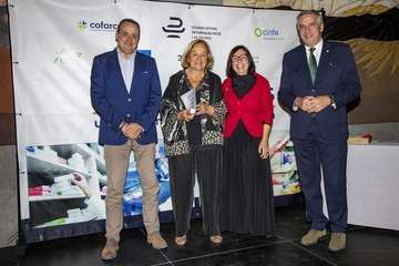 Los farmaceúticos de Las Palmas reconocen a las teldenses Pino Oliva y Mercedes Martín por sus 50 años de colegiada/TA.